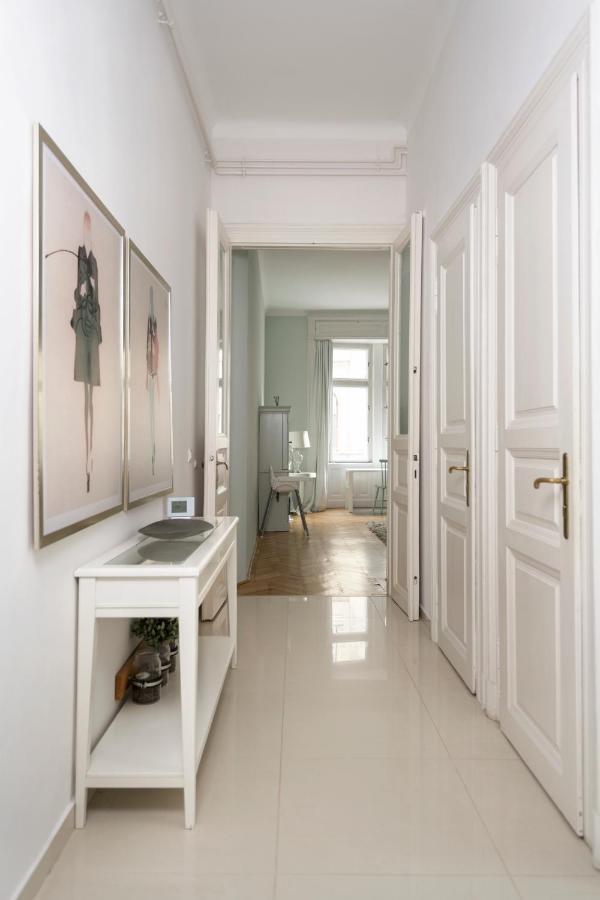 Jettsetter Luxury Apartment By Andrassy Ave & Opera Budapest Eksteriør billede